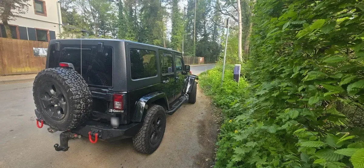 Gebraucht Jeep Wrangler Unlimited Sahara 200 PS (147 kW) 2016 Schwarz SUV