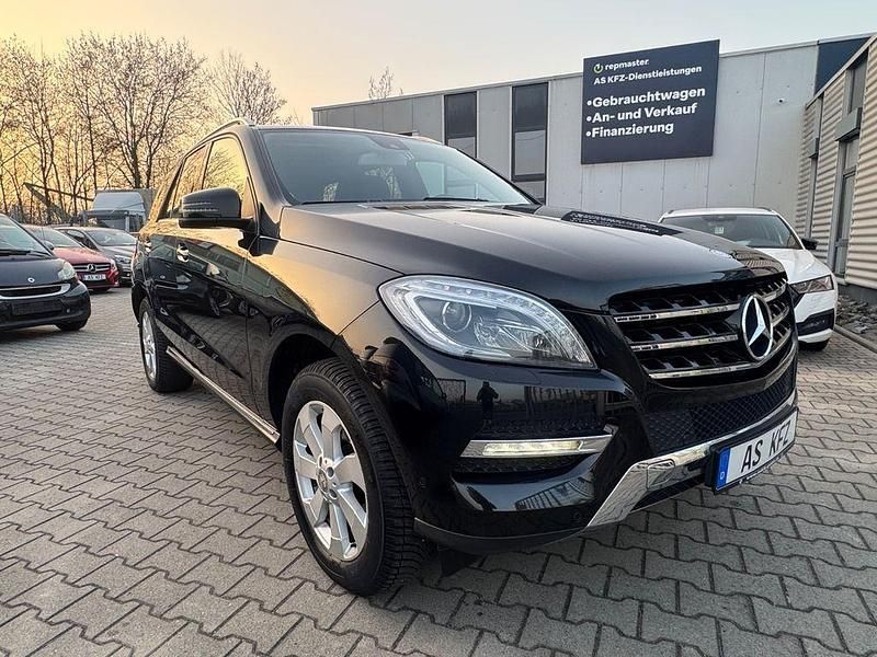 Gebraucht Mercedes ML350 258 PS (189 kW) 2013 Schwarz SUV