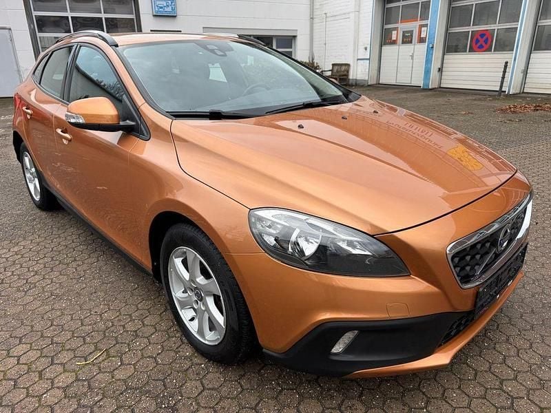Gebraucht Volvo V40 CC Kinetic 150 PS (110 kW) 2013 Orange Kombi