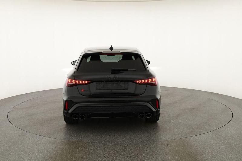 Mythosschwarz metallic Neu 2025 Audi S3 Ambiente | 47.475 € (Fairer Preis) - Bild 1/4