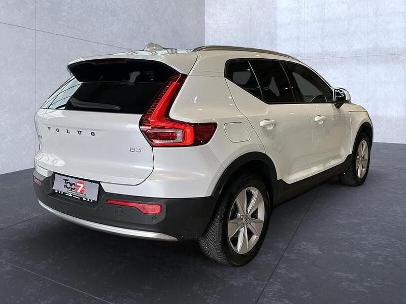Gebraucht Volvo XC40 Core 163 PS (119 kW) 2024 Weiss SUV