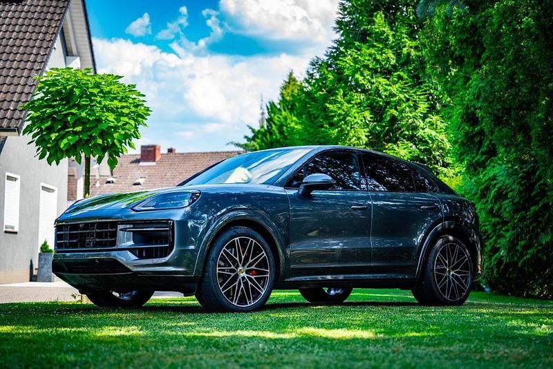 Grau Gebraucht 2024 Porsche Cayenne SUV | 109.500 € (Superpreis) - Bild 1/4