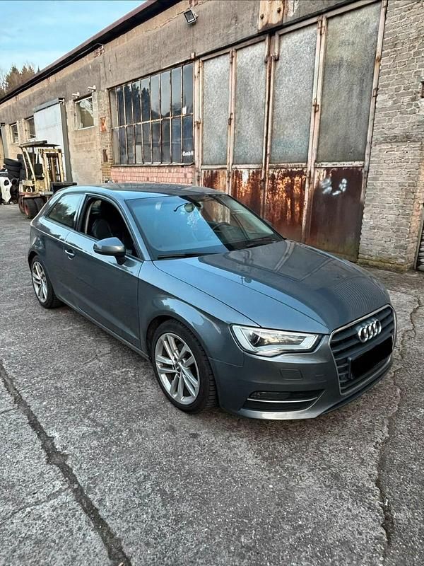 Gebraucht Audi A3 150 PS (110 kW) 2013 Grau Coupé