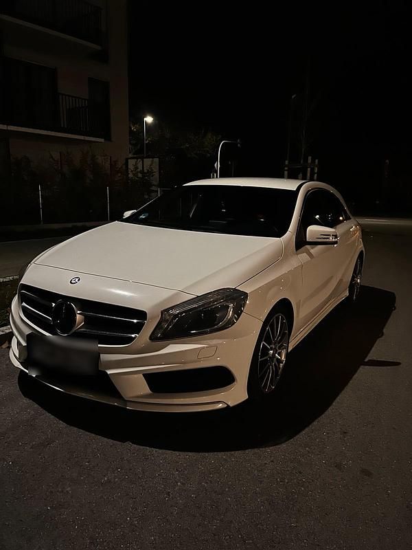 Gebraucht Mercedes A180 Style 122 PS (89 kW) 2013 Weiß Limousine