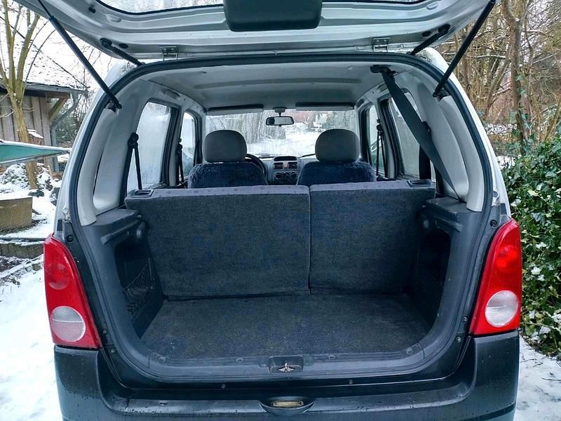 Gebraucht Opel Agila 58 PS (42 kW) 2003 Silber Van / Kleinbus