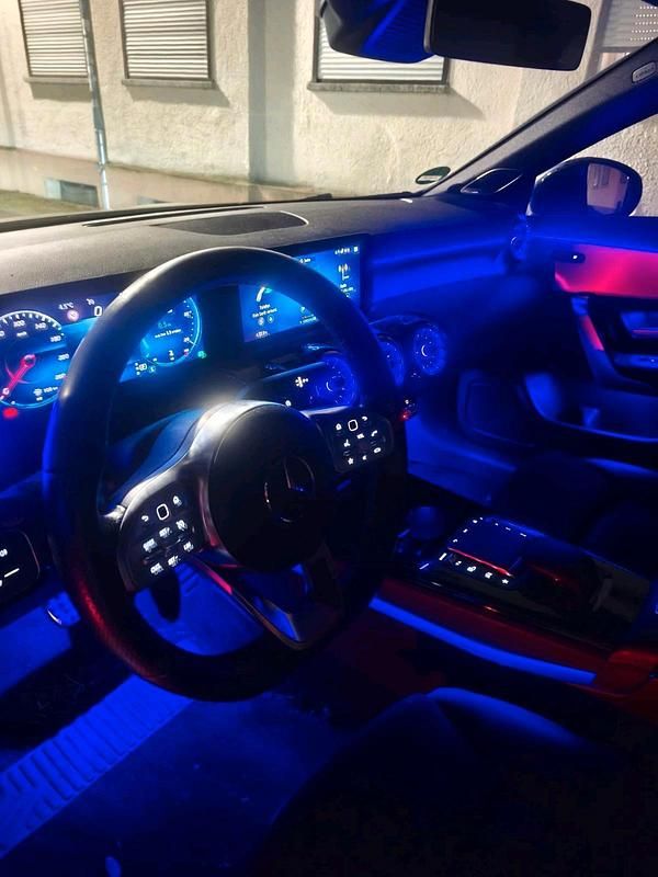 Grau Gebraucht 2021 Mercedes CLA200 AMG Kombi | 17.600 € (Guter Preis) - Bild 1/4