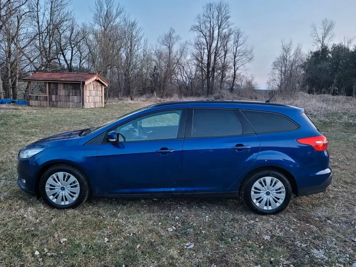 Gebraucht Ford Focus Business Edition 125 PS (91 kW) 2016 Blau Kombi
