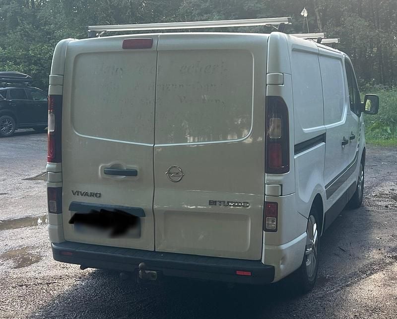 Gebraucht Opel Vivaro 145 PS (106 kW) 2016 Weiß Van / Kleinbus