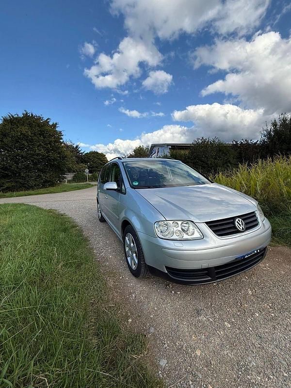 Silber Gebraucht 2006 VW Touran Van / Kleinbus | 3.900 € (Fairer Preis) - Bild 1/4