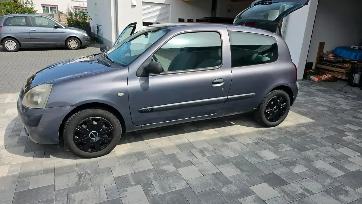Gebraucht Renault Clio 75 PS (55 kW) 2005 Grau Kleinwagen