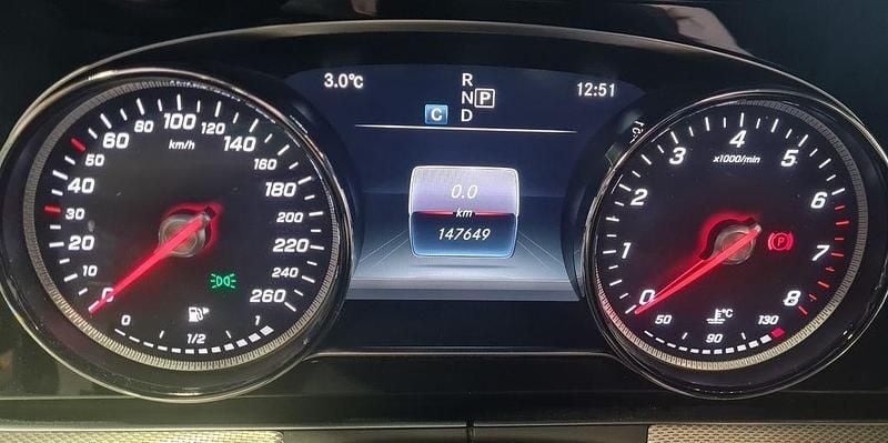 Silber Gebraucht 2017 Mercedes E200 Kombi | 17.777 € (Guter Preis) - Bild 1/4