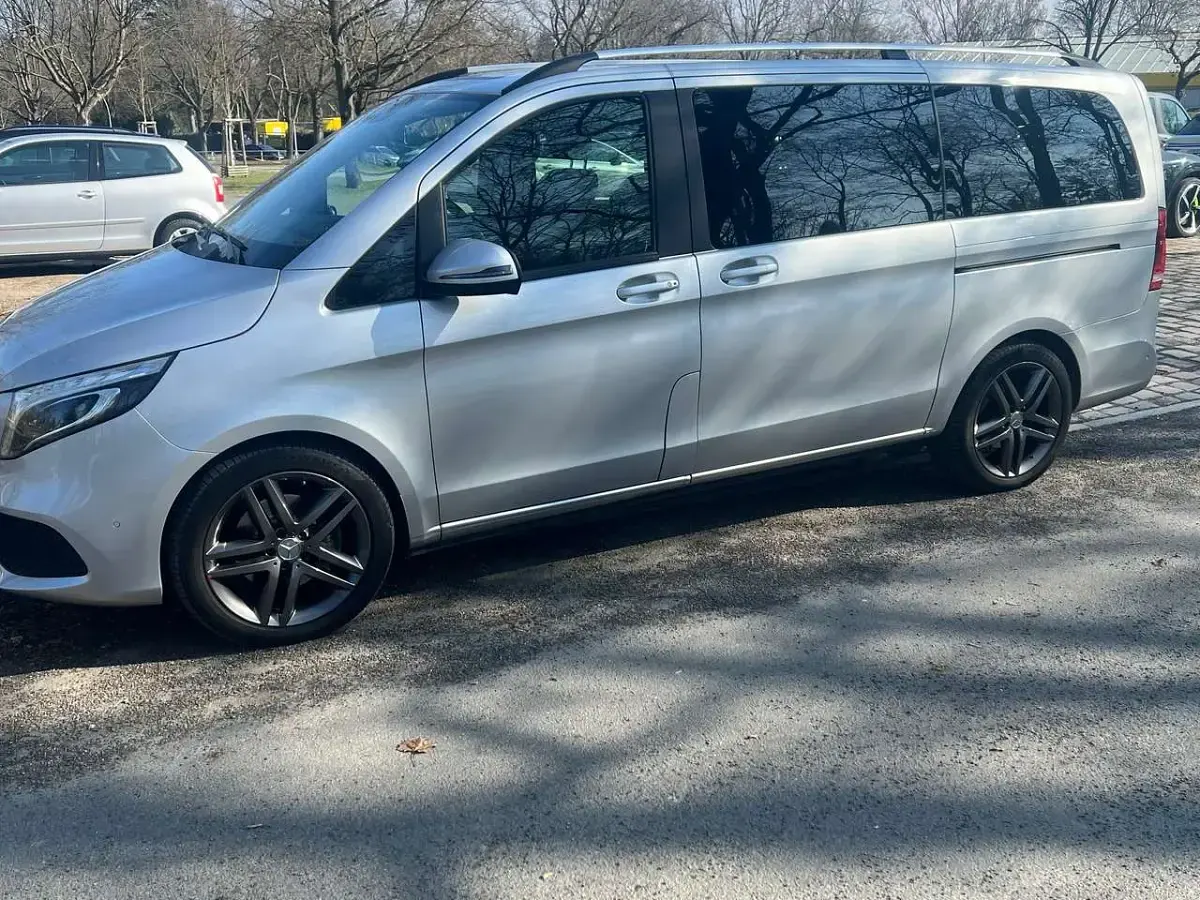 Gebraucht Mercedes V250 Edition 190 PS (139 kW) 2022 Silber Van / Kleinbus