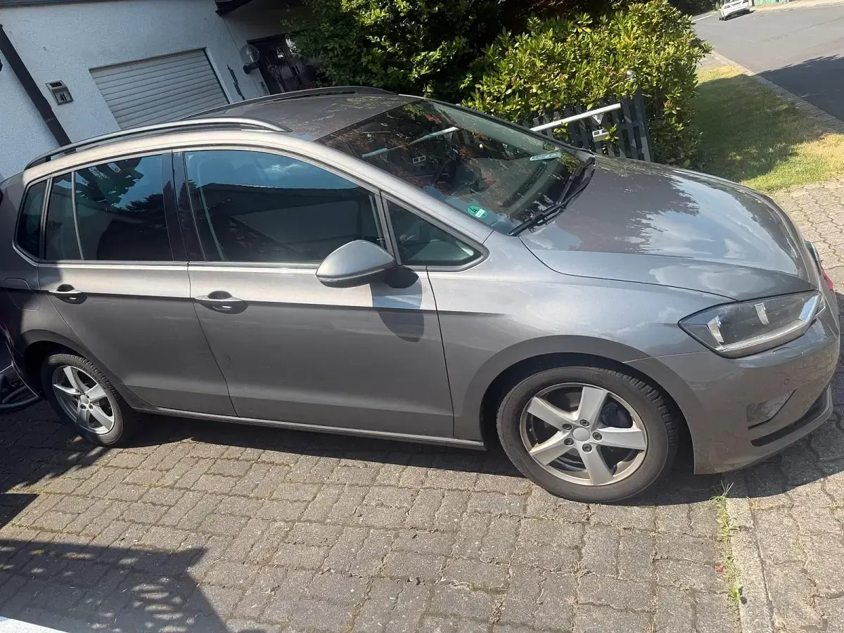 Gebraucht VW Golf VII 120 PS (88 kW) 2015 Andere farben Limousine
