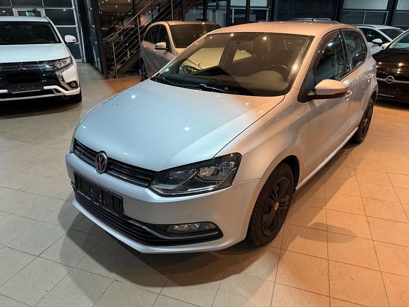 Silber Gebraucht 2015 VW Polo Comfortline Kleinwagen | 6.990 € (Superpreis) - Bild 1/4