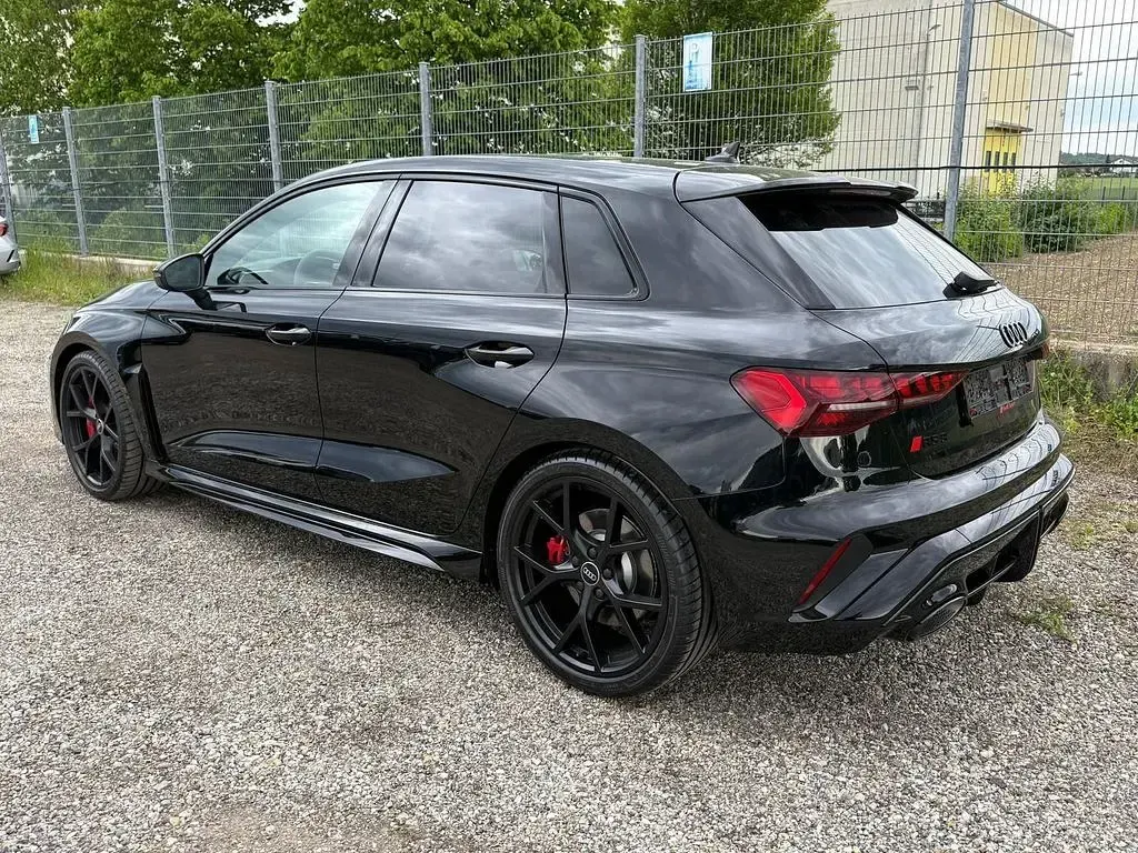 Gebraucht Audi RS3 Sport 400 PS (294 kW) 2026 Schwarz Limousine