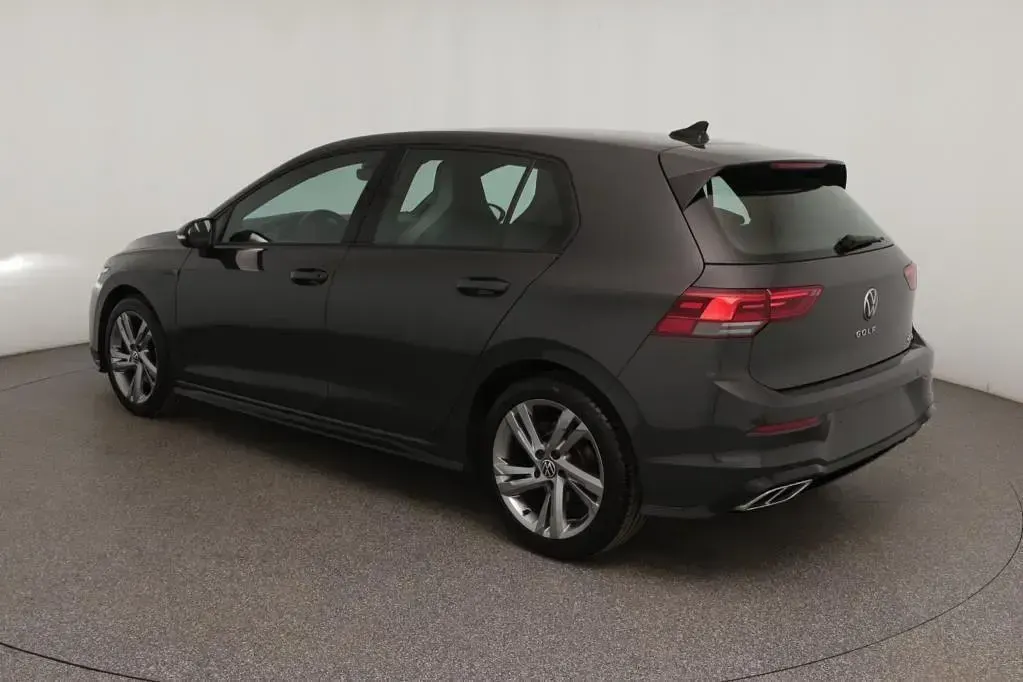 Gebraucht VW Golf VIII R-line 131 PS (96 kW) 2024 Grau Limousine