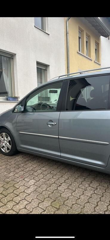 Grau Gebraucht 2007 VW Touran Van / Kleinbus | 5.500 € (Fairer Preis) - Bild 1/4