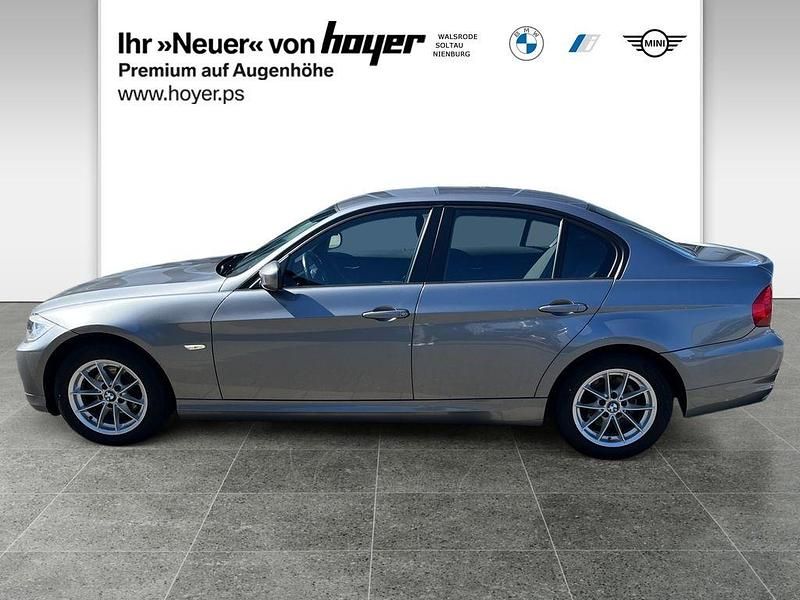 Gebraucht BMW 320 170 PS (125 kW) 2011 Spacegrau Limousine