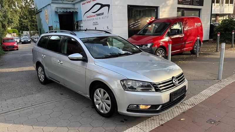 Silber Gebraucht 2013 VW Passat Trendline Kombi | 3.999 € (Guter Preis) - Bild 1/4