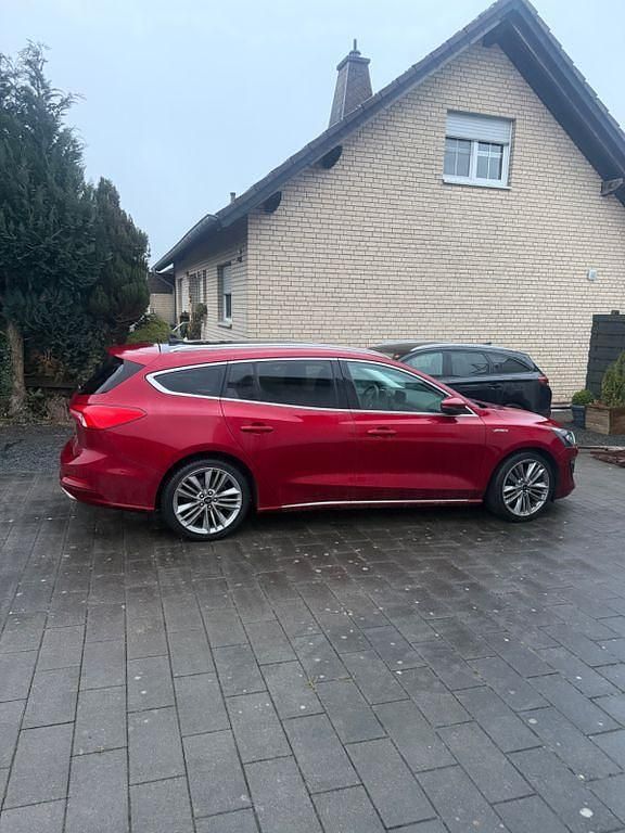 Gebraucht Ford Focus Vignale 182 PS (133 kW) 2019 Rot Kombi