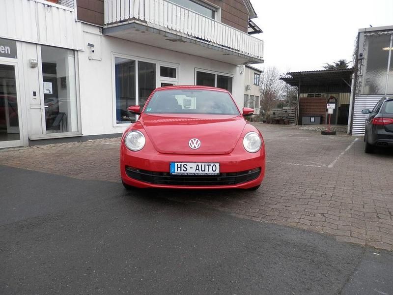 Gebraucht VW Beetle Basis 105 PS (77 kW) 2012 Tornadorot Kleinwagen