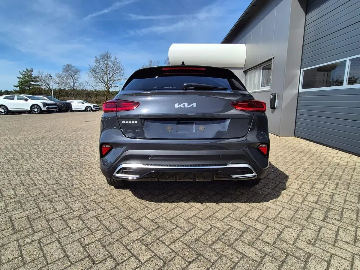 Neu Kia XCeed 150 PS (110 kW) 2026 Magma rot SUV