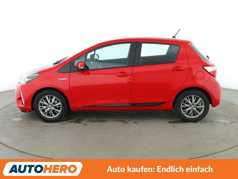 Gebraucht Toyota Yaris Hybrid Comfort 101 PS (74 kW) 2017 Rot Kleinwagen