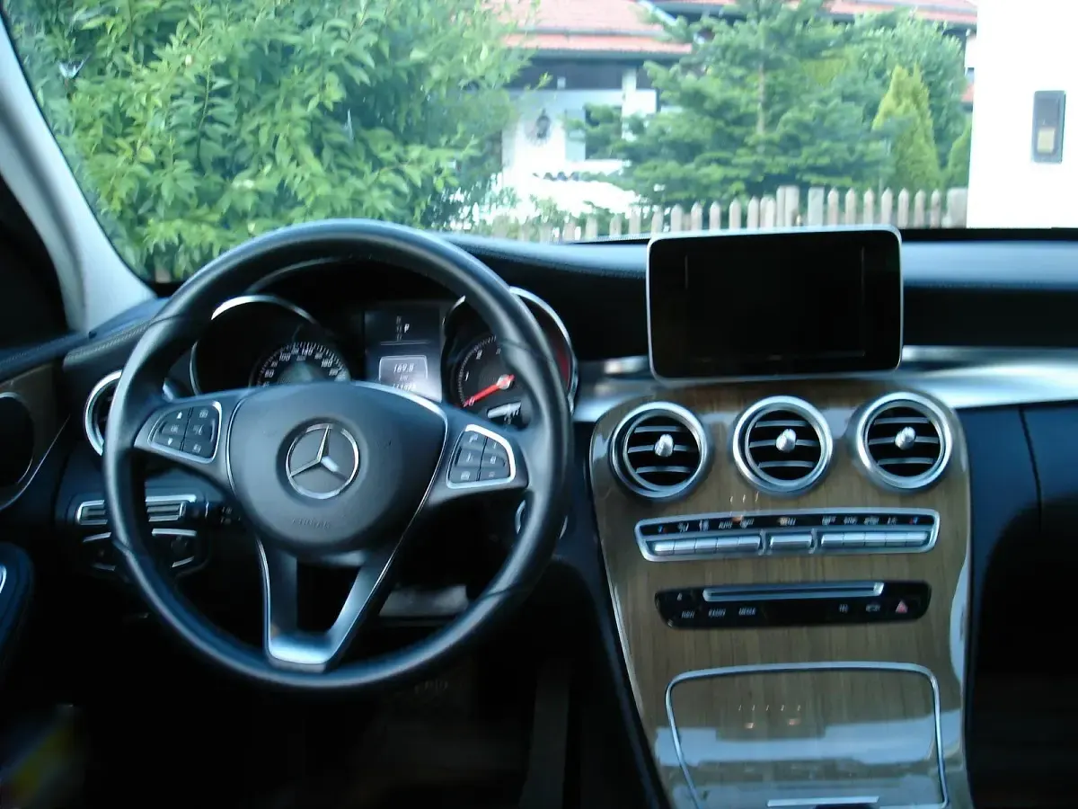 Gebraucht Mercedes C220 175 PS (128 kW) 2018 Silber Kombi