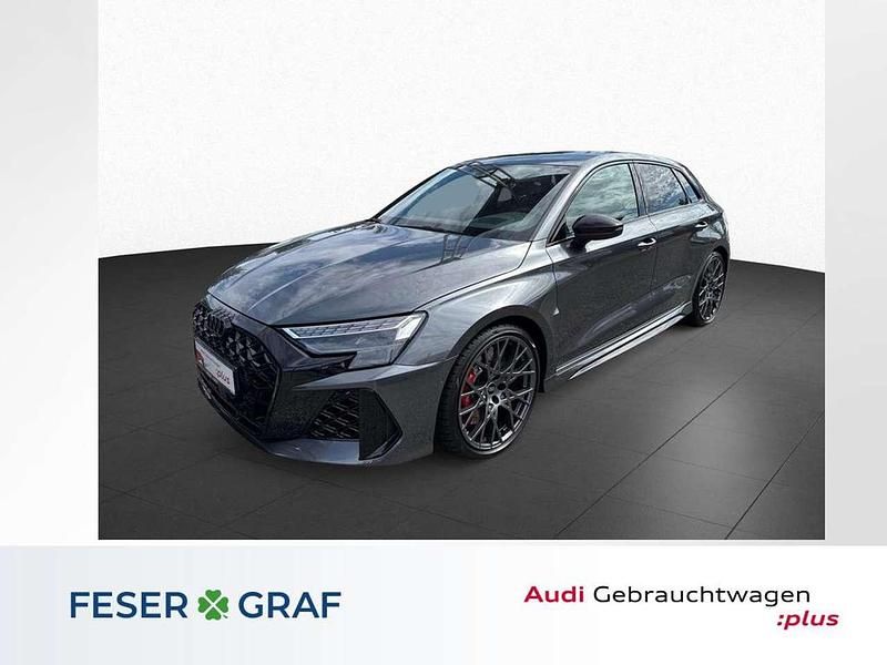 Daytonagrau perleffekt Gebraucht 2024 Audi RS3 Sportback Ambiente Kleinwagen | 62.890 € (Guter Preis) - Bild 1/4