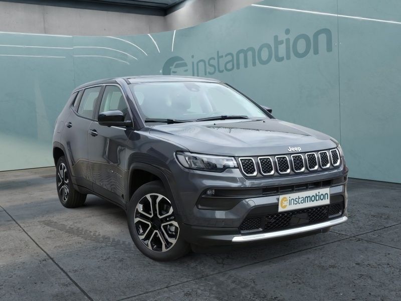 Grau Gebraucht 2024 Jeep Compass Altitude SUV | 29.490 € (Fairer Preis) - Bild 1/4
