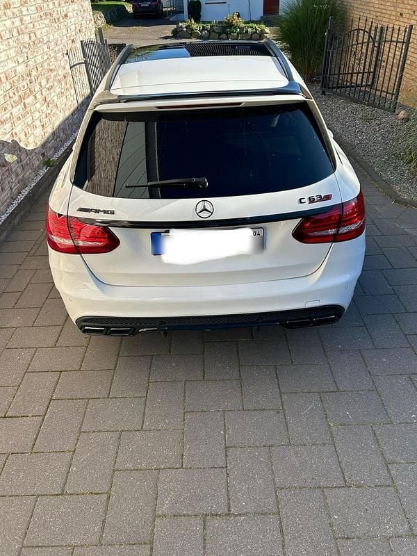 Weiß Gebraucht 2017 Mercedes C63S AMG AMG Kombi | 43.000 € (Guter Preis) - Bild 1/4