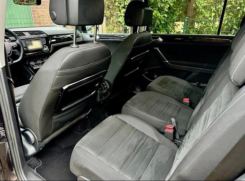 Gebraucht VW Touran Highline 150 PS (110 kW) 2015 Schwarz Van / Kleinbus