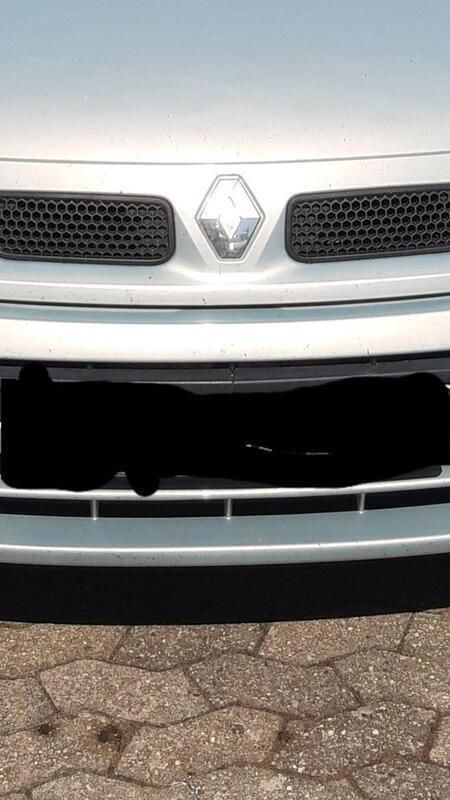 Grau Gebraucht 2002 Renault Scénic Authentique Van / Kleinbus | 1.480 € (Fairer Preis) - Bild 1/4