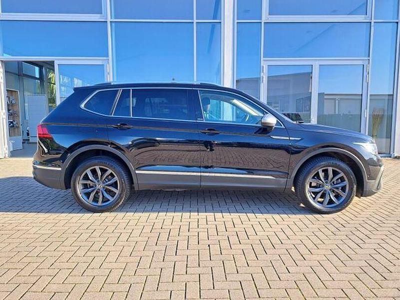 Gebraucht VW Tiguan Allspace Move 200 PS (147 kW) 2023 Schwarz SUV