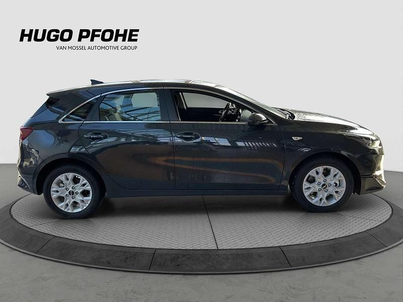 Gebraucht Kia Ceed Vision 101 PS (74 kW) 2025 Pentametal metallic Kleinwagen