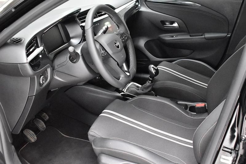 Gebraucht Opel Corsa 101 PS (74 kW) 2024 Karbon schwarz met. Kleinwagen