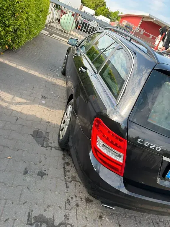 Gebraucht Mercedes C220 170 PS (125 kW) 2011 Schwarz Limousine