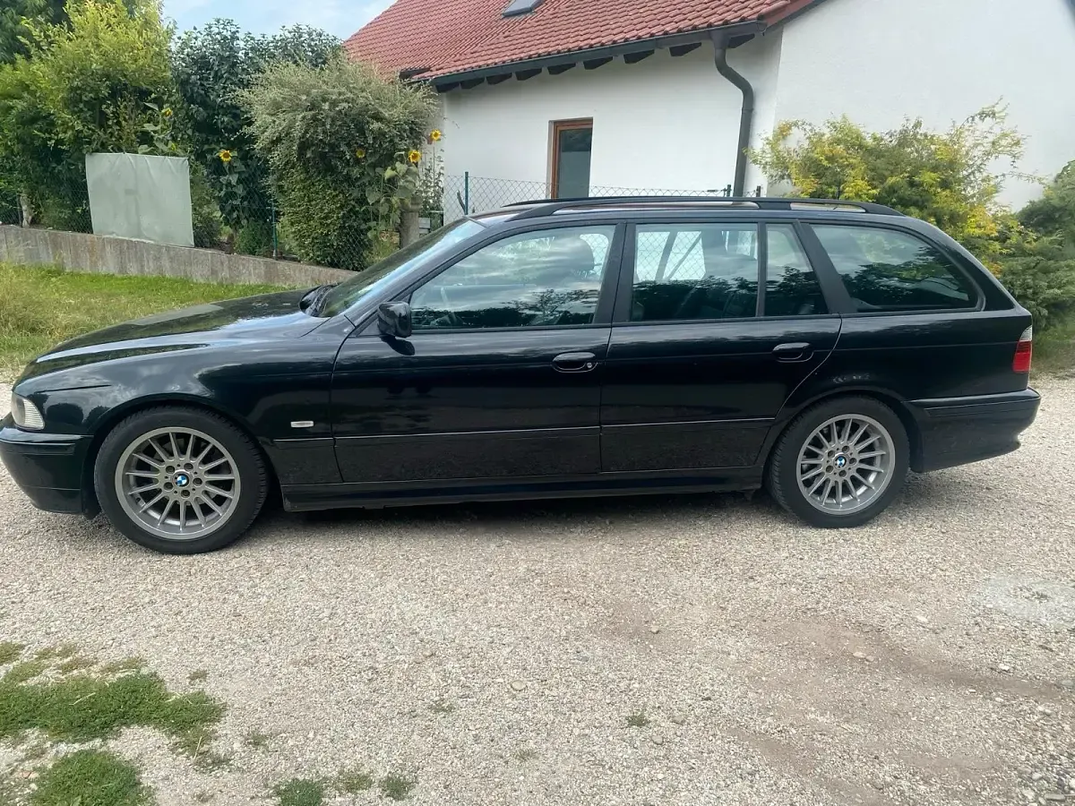 Gebraucht BMW 525 Lifestyle 163 PS (119 kW) 2002 Schwarz Kombi