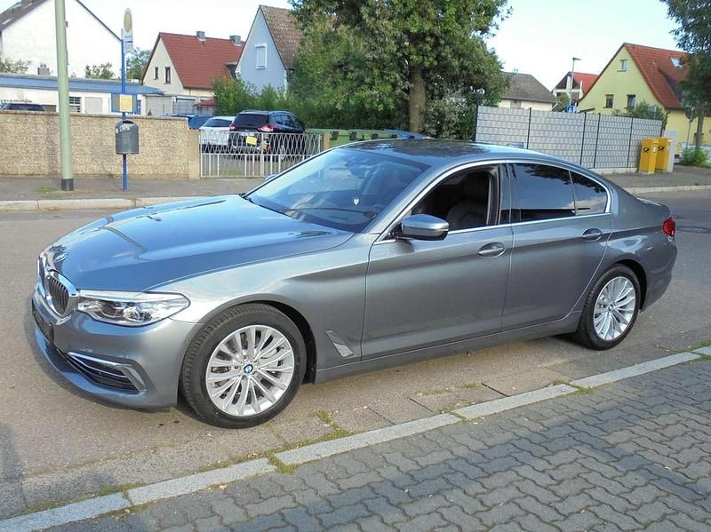 Gebraucht BMW 520 Luxury Line 190 PS (139 kW) 2018 Bluestone metallic Limousine