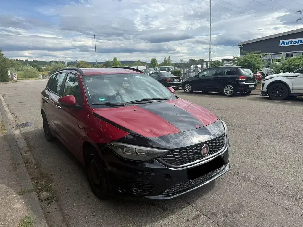 Gebraucht Fiat Tipo Easy 120 PS (88 kW) 2017 Rot Limousine