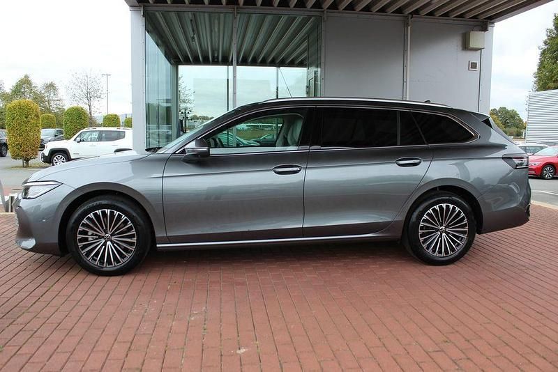 Usata VW Passat Elegance 150 CV (110 kW) 2024 Nero Station wagon