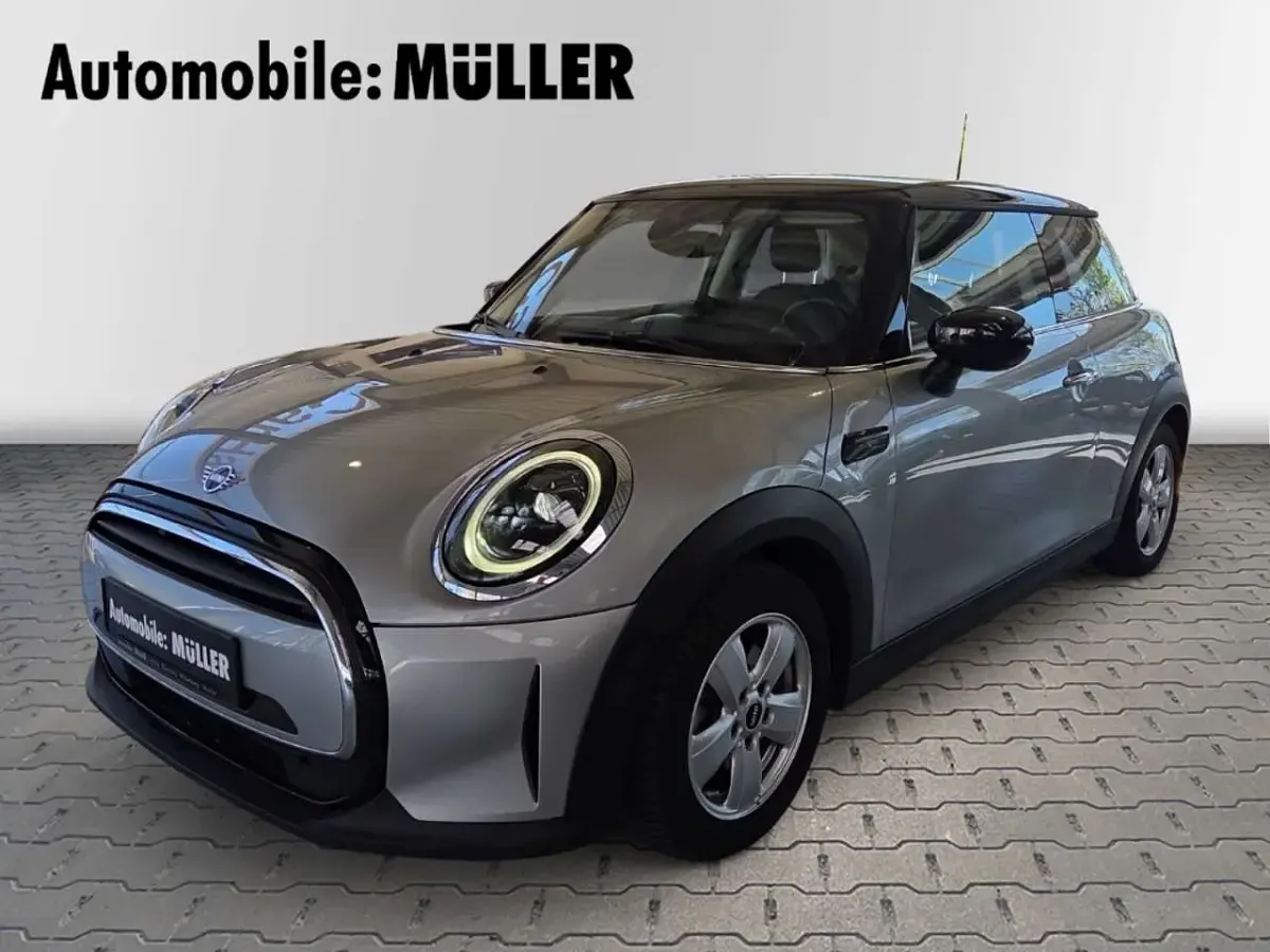 Second-hand Mini Cooper Essential 136 CP (100 kW) 2023 Argintiu Hatchback