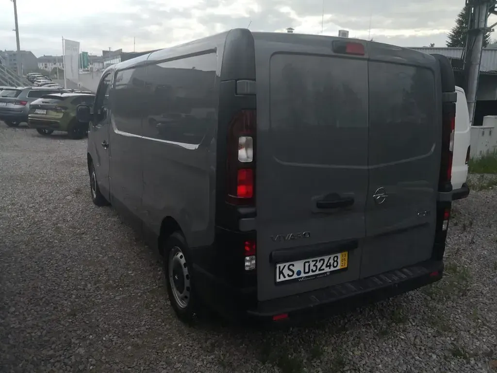 Gebraucht Opel Vivaro 121 PS (88 kW) 2017 Grau Van / Kleinbus