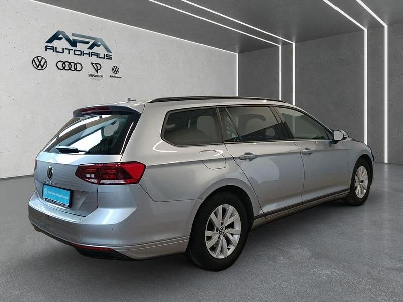 Gebraucht VW Passat Conceptline 150 PS (110 kW) 2023 Silber Kombi