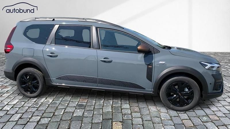 Neu Dacia Jogger Extreme 91 PS (66 kW) 2025 Grau / schiefergrau Van / Kleinbus