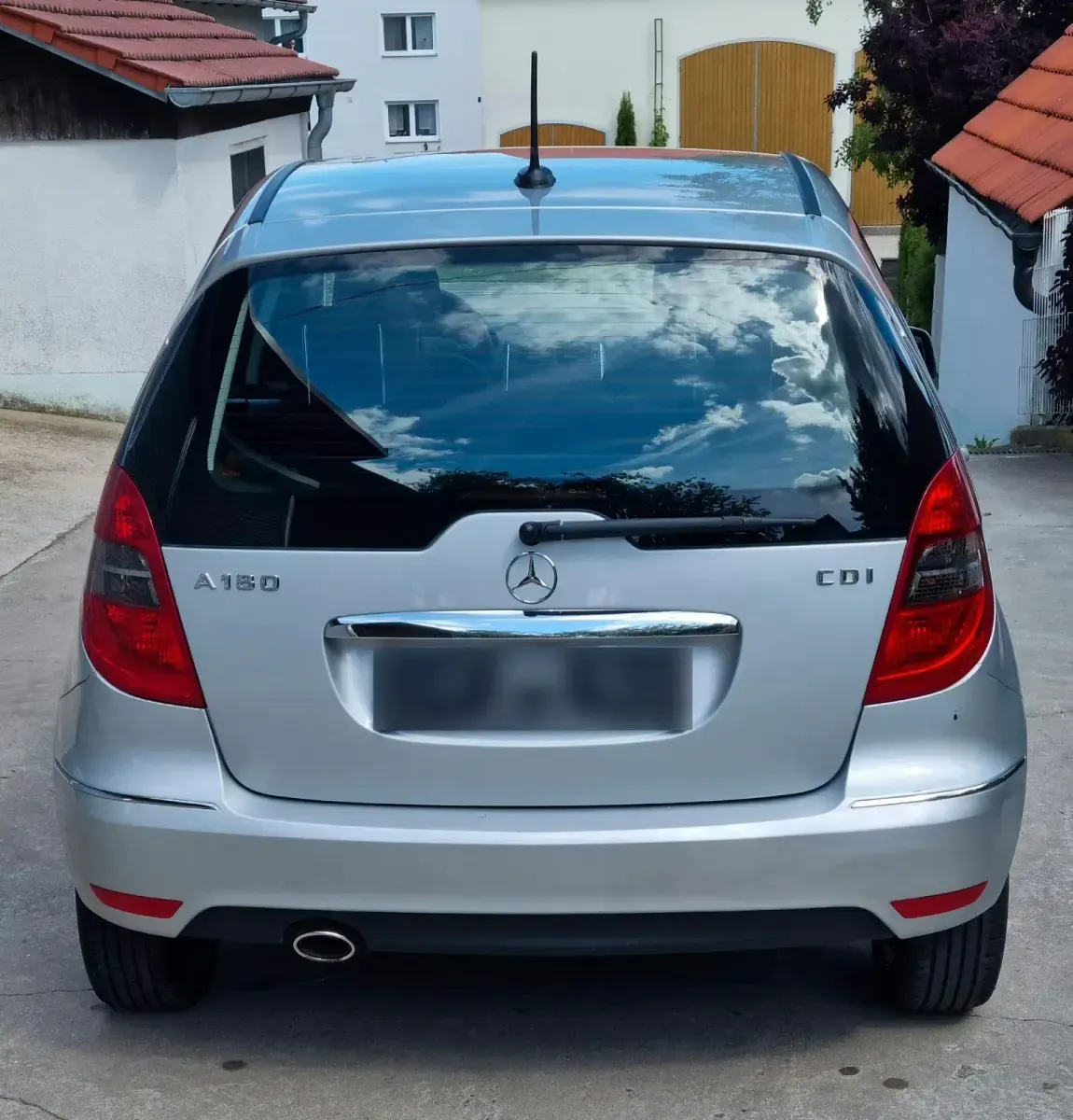 Gebraucht Mercedes A180 109 PS (80 kW) 2011 Silber Kleinwagen