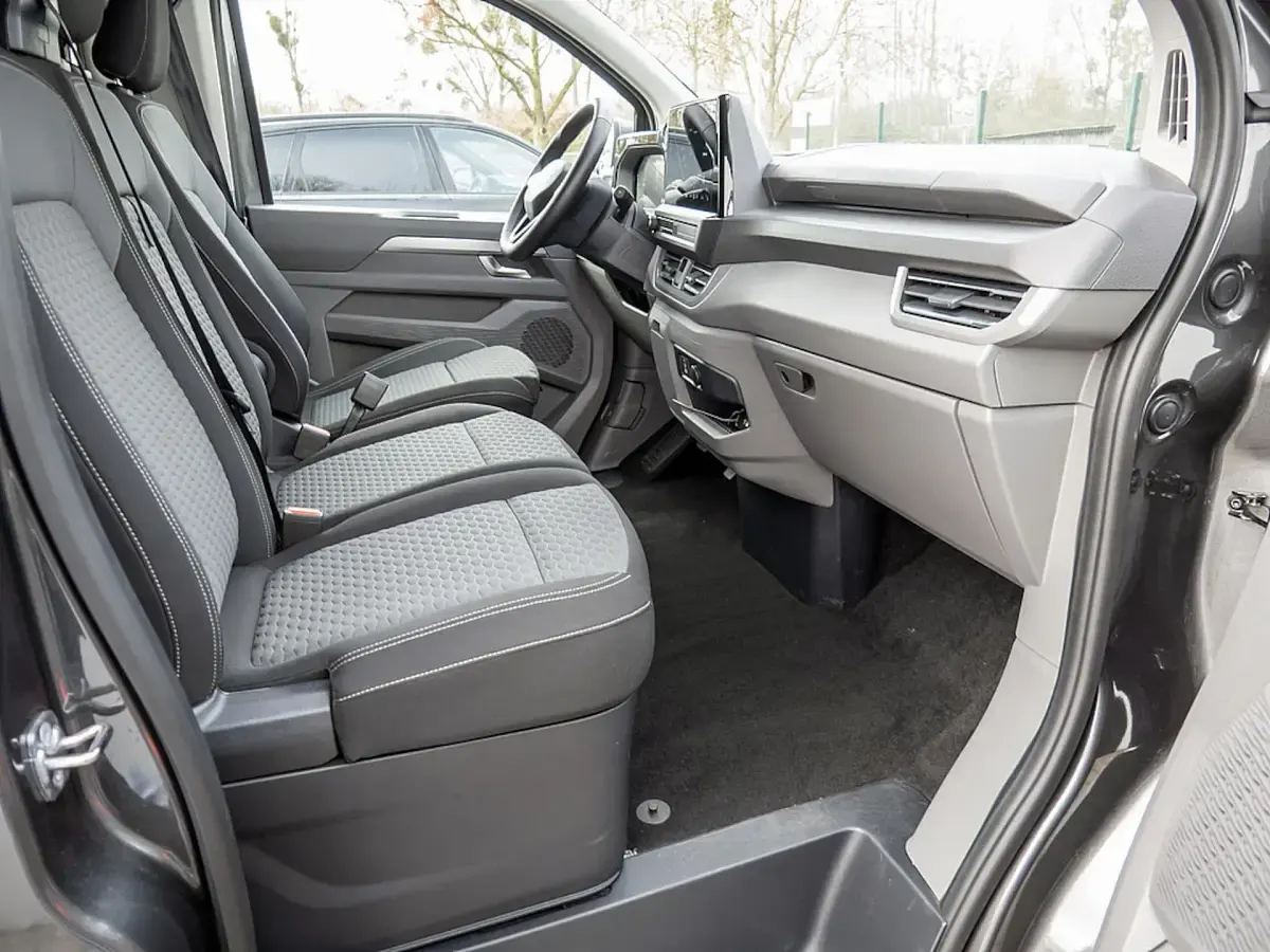 Gebraucht VW Caravelle Style 150 PS (110 kW) 2025 Van