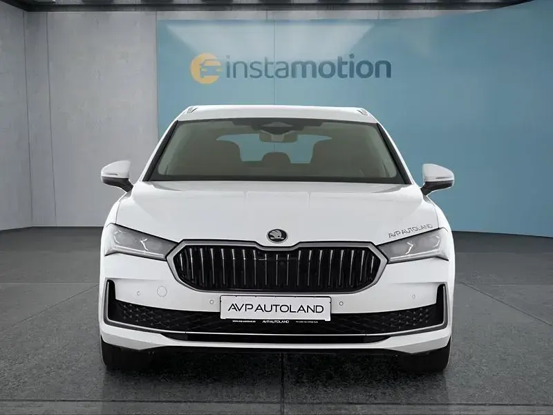 Gebraucht Skoda Superb 150 PS (110 kW) 2024 Weiß Kombi