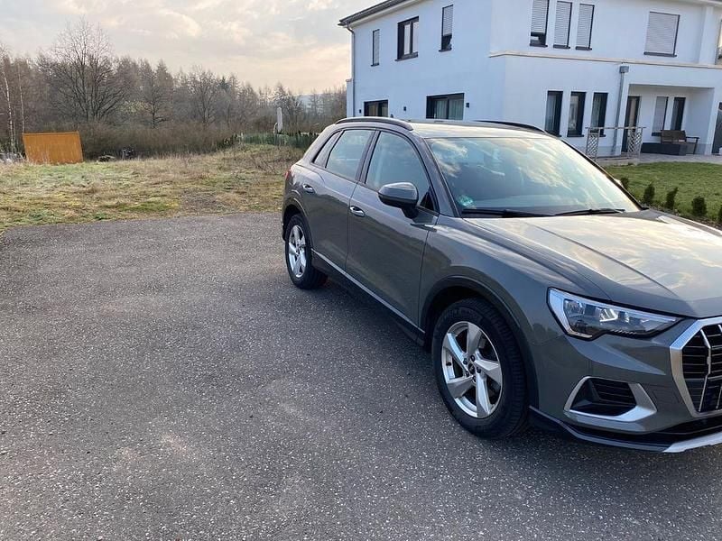 Gebraucht Audi Q3 150 PS (110 kW) 2022 Grau SUV