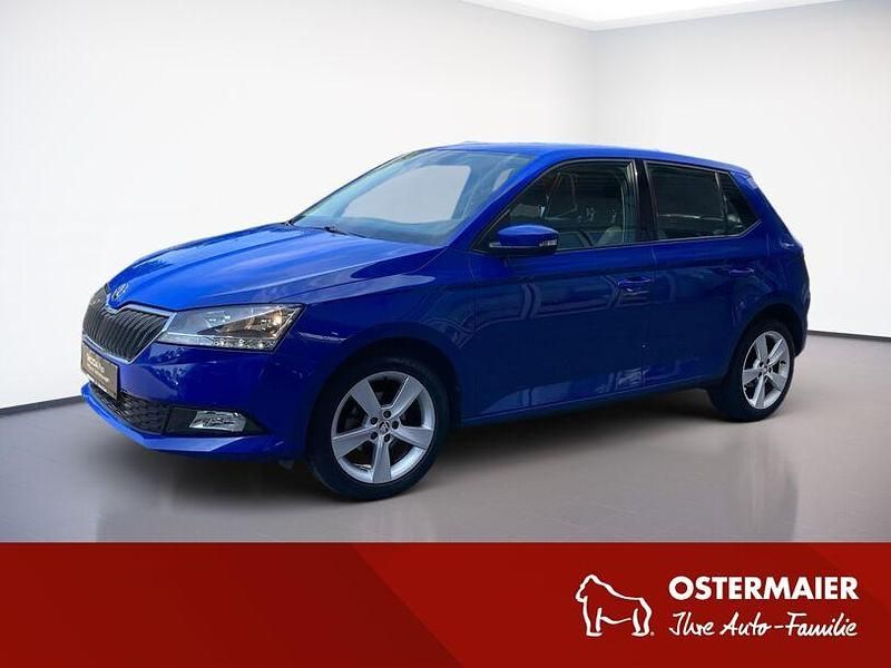 Blau Gebraucht 2019 Skoda Fabia Cool Plus Limousine | 9.990 € (Guter Preis) - Bild 1/4